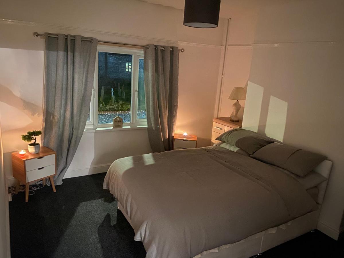 Spacious 2 Bed Apartment, Close To Village Shops Cardiff Esterno foto
